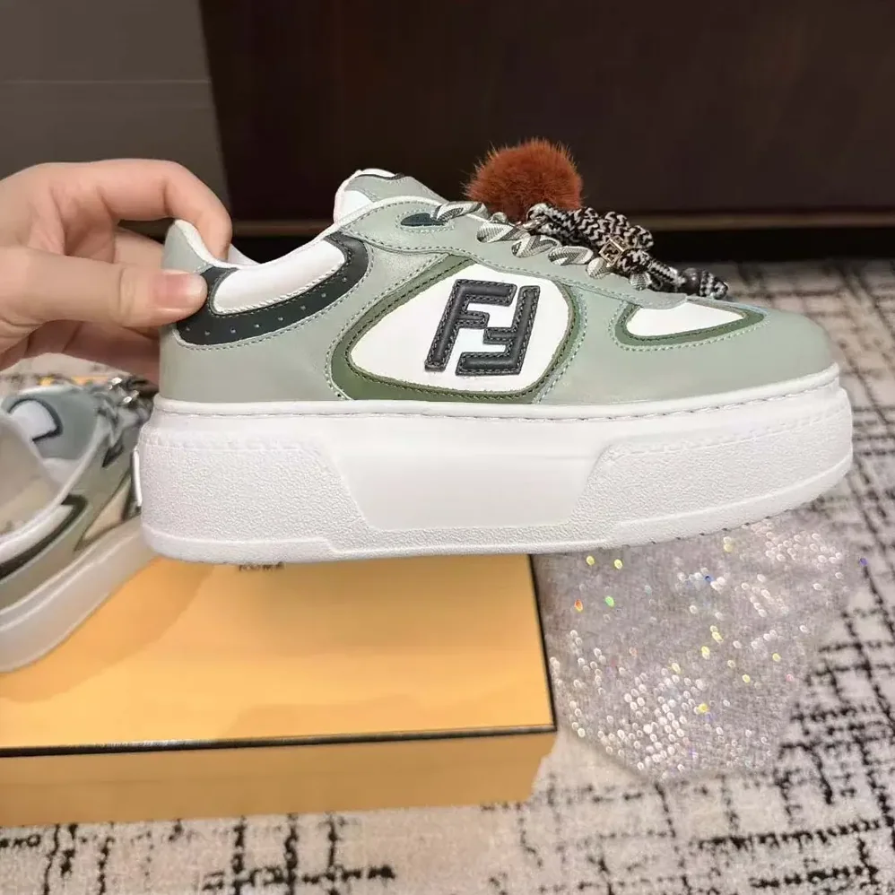 Fendi Match Low Top Platform Shoes In Green Leather With Charm for Women Fendi Match Low Top Platform Shoes In Green Leather With Charm for Women
