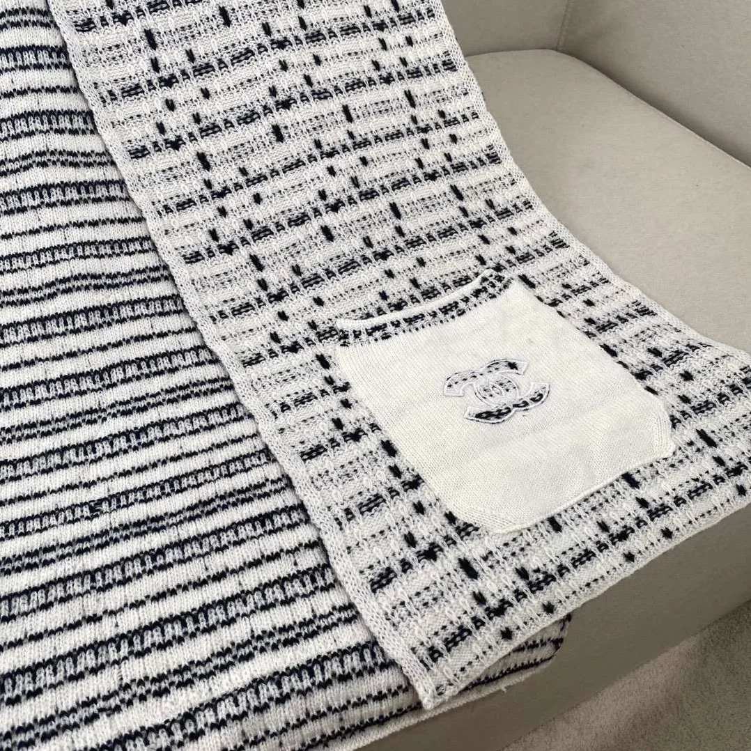 Chanel High in End Cashmere Scarf White Chanel High in End Cashmere Scarf White