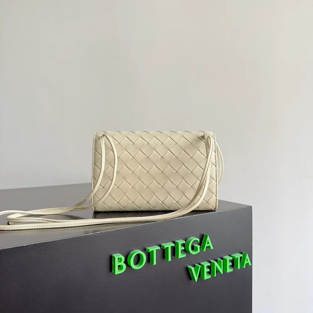 Bottega Veneta Andiamo Pouch for Women in White