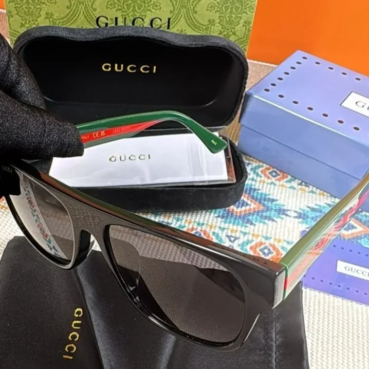 Gucci Square Frame Sunglasses Brown