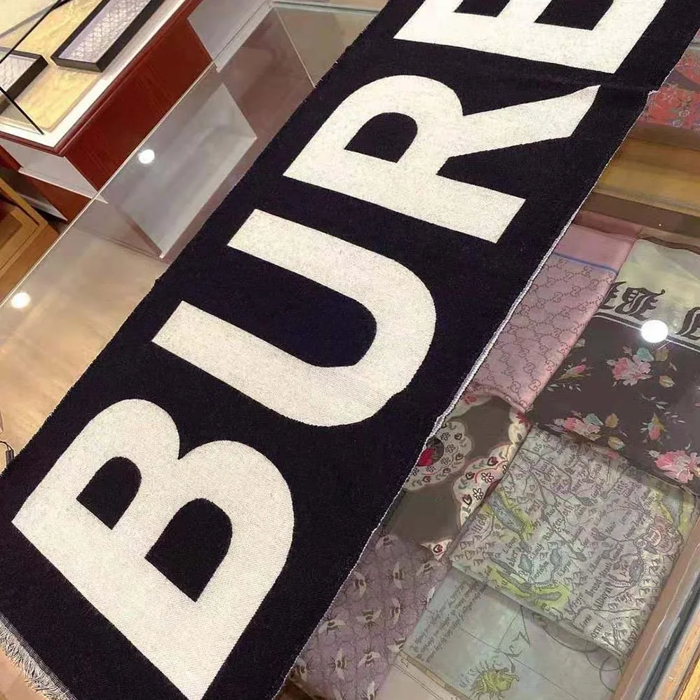 Burberry Logo Wool Jacquard Scarf for Women in Black