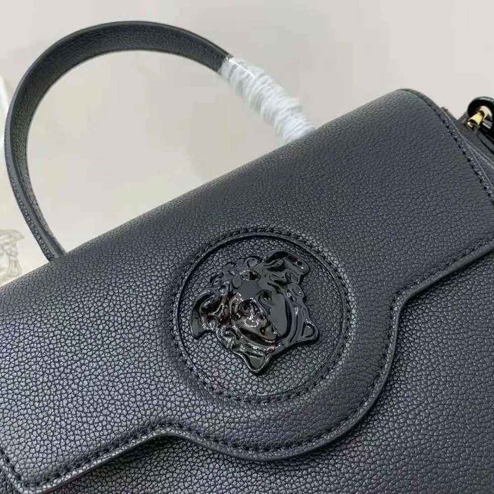 Versace La Medusa Medium Handbag Crafted From Premium leather for Women in Black