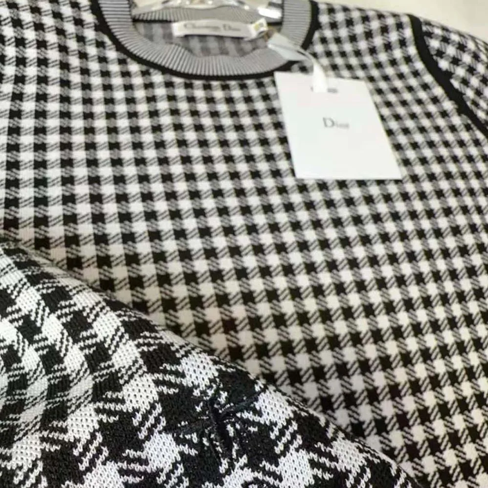 Dior Short-sleeved Sweater Gray and Black Check'n'Dior Cashmere and Silk Blend Knit for Women Dior Short-sleeved Sweater Gray and Black Check'n'Dior Cashmere and Silk Blend Knit for Women