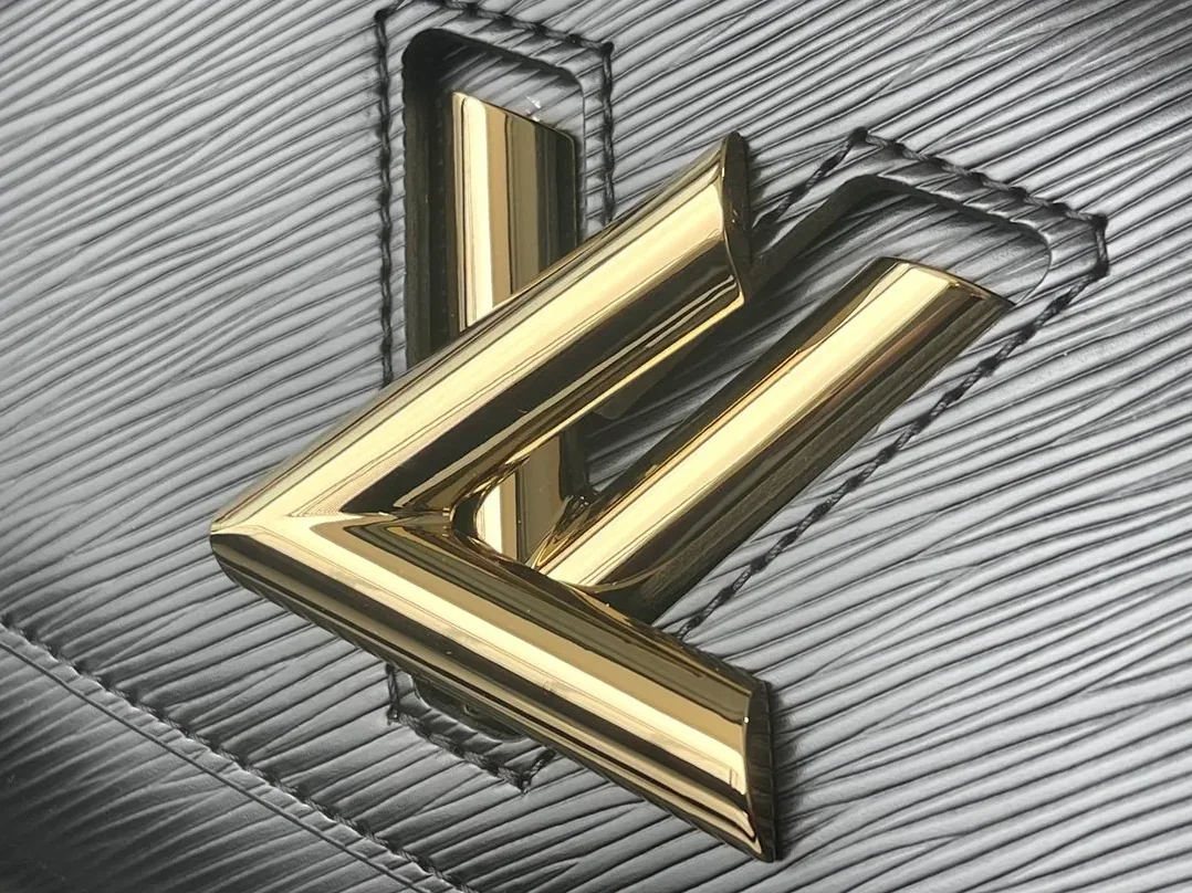 Louis Vuitton Twist MM Monogram Flower Black