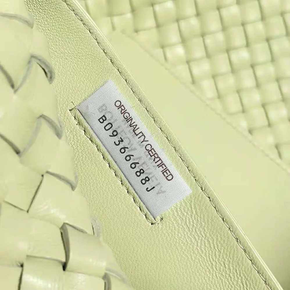 Bottega Veneta Medium Cabat Leather Tote Bag with Detachable Strap for Women in Yellow Bottega Veneta Medium Cabat Leather Tote Bag with Detachable Strap for Women in Yellow