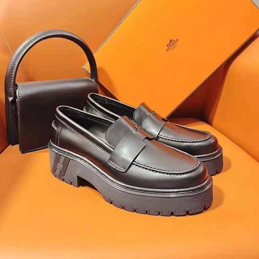 Hermes Hitch Loafer in Glazed Calfskin for Women in Black Hermes Hitch Loafer in Glazed Calfskin for Women in Black