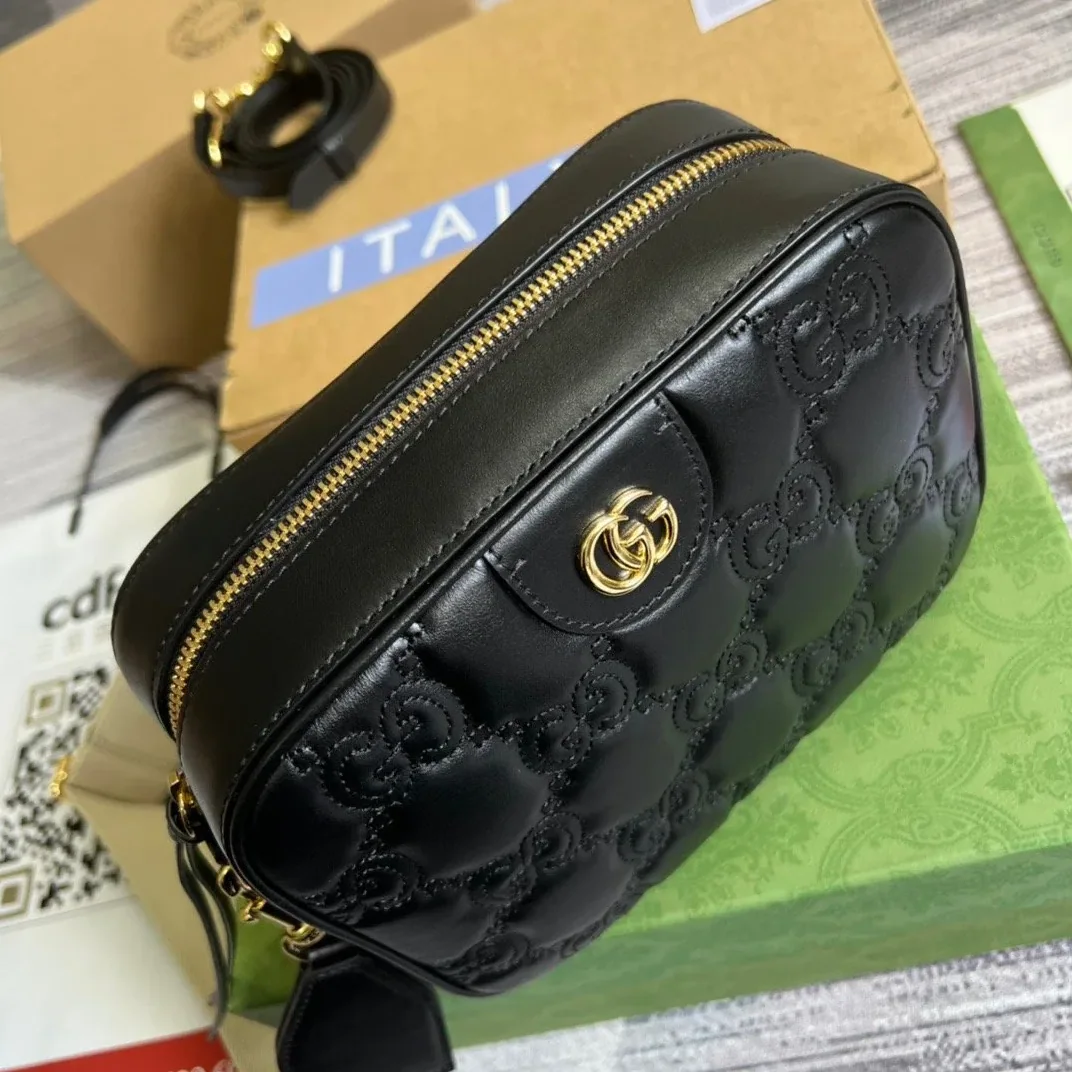 Gucci Matelasse Shoulder Bag Black Gucci Matelasse Shoulder Bag Black