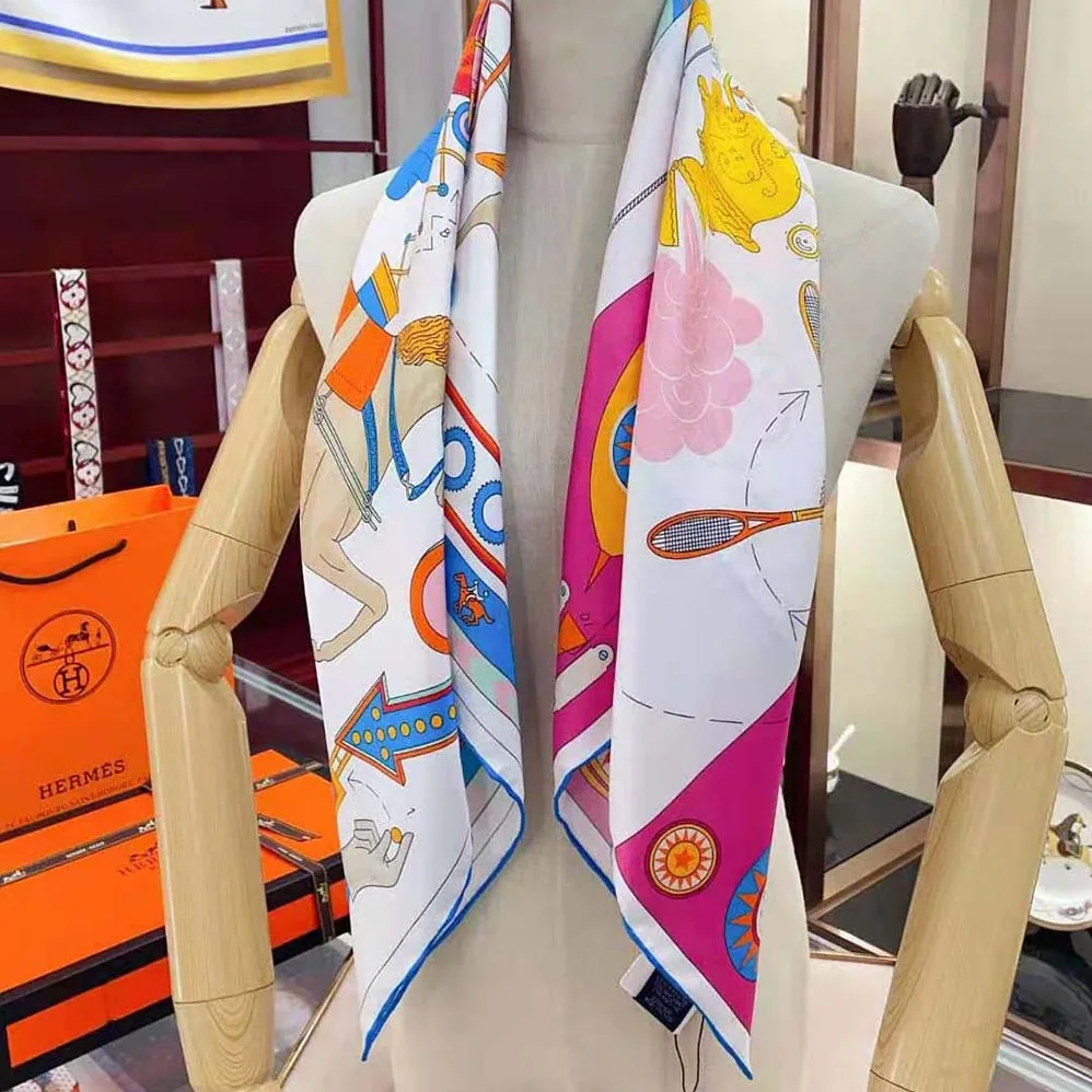 Hermes Tea for Two Scarf 90 in Silk Twill with Hand-Rolled Edges for Women in Pink Hermes Tea for Two Scarf 90 in Silk Twill with Hand-Rolled Edges for Women in Pink
