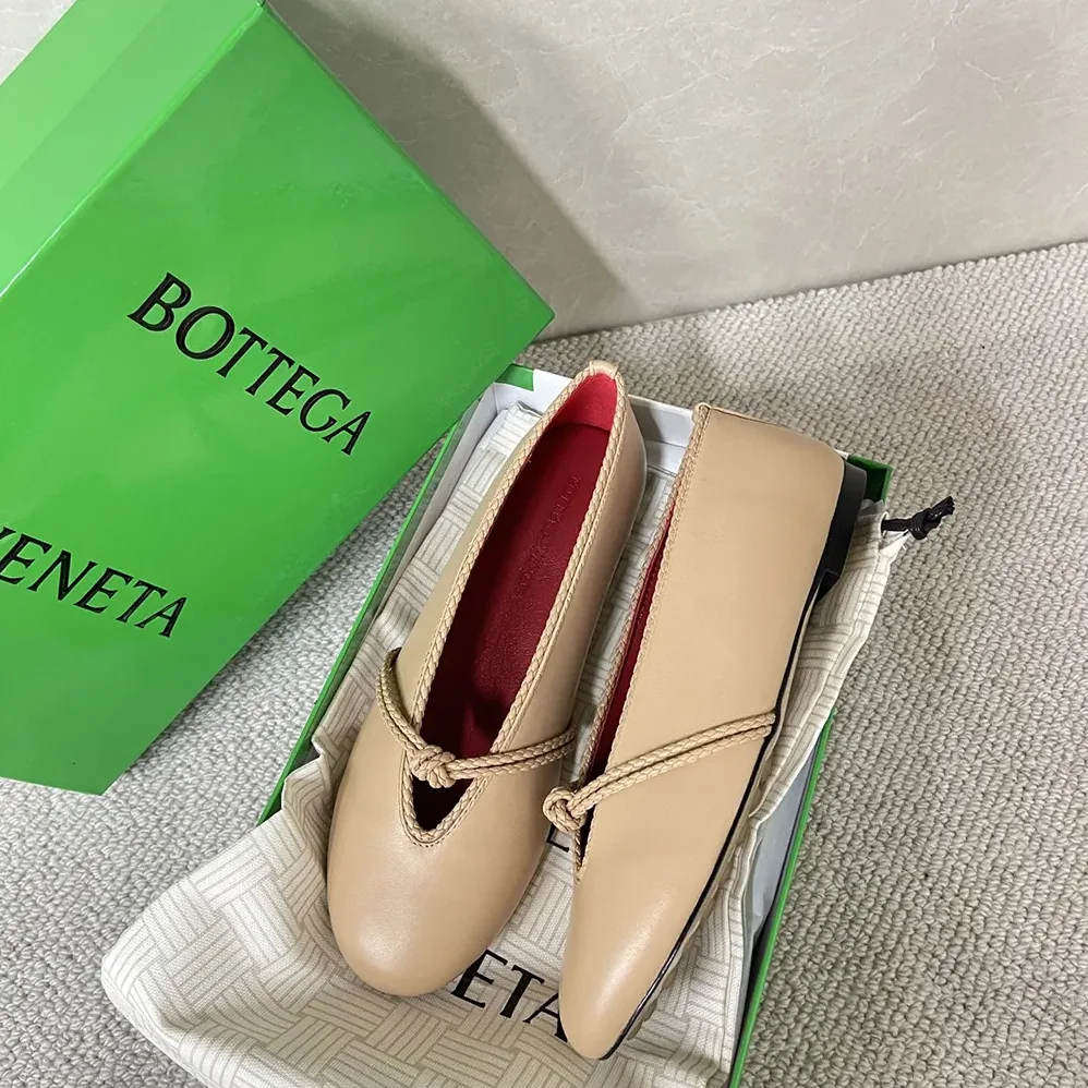 Bottega Veneta Rosa Mary-Jane Ballerina for Women in Cipria Bottega Veneta Rosa Mary-Jane Ballerina for Women in Cipria