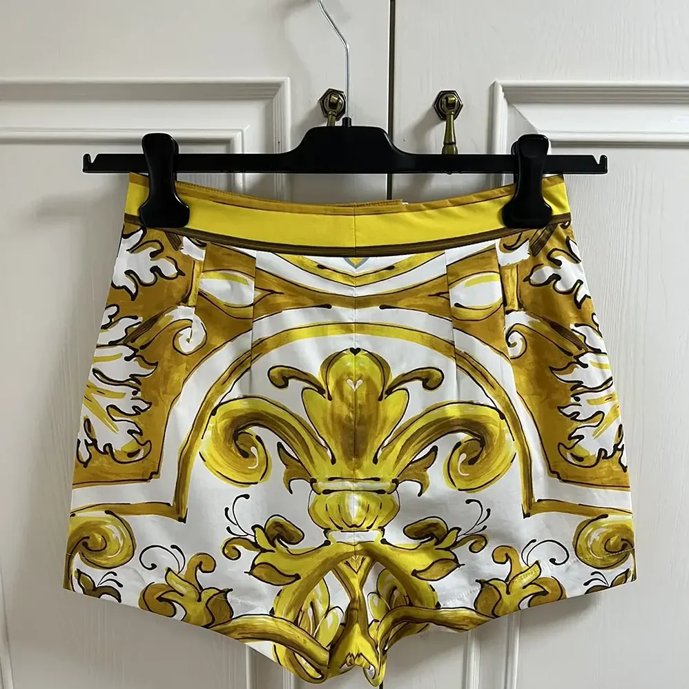 Dolce Gabbana D&G Cotton Poplin Shorts with Majolica Print for Women