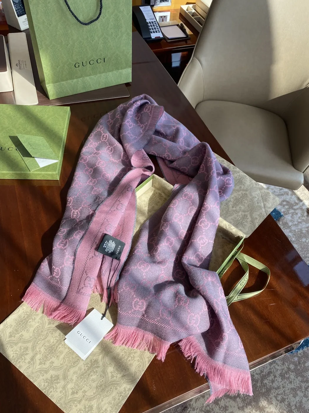 Gucci GG Lamé Lacquard Stole Scarf Pink /