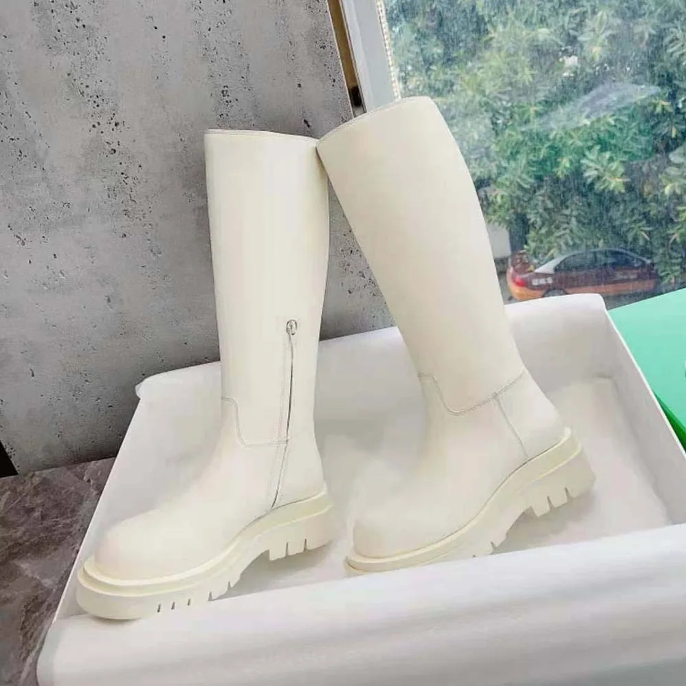 Bottega Veneta Lug Boot in Calfskin Leather for Women in White