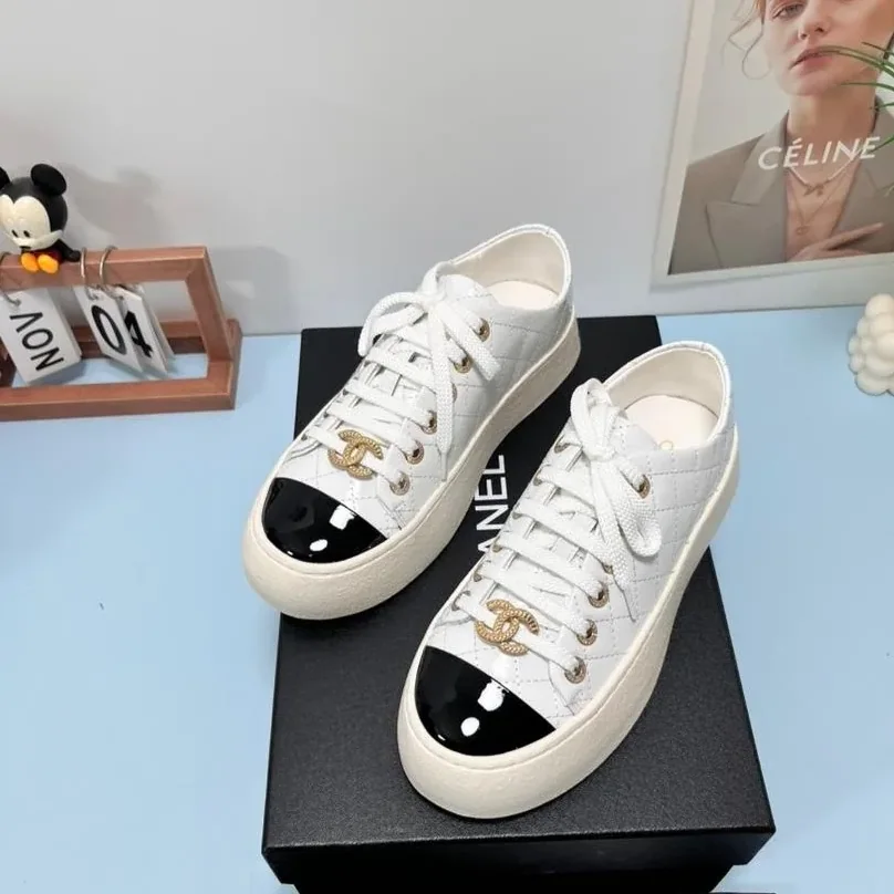 Chanel Platform Sneakers White in Black