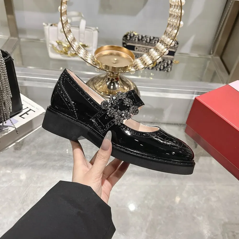 Roger Vivier Viv' Rangers Mary Janes in Leather for Women in Black Roger Vivier Viv' Rangers Mary Janes in Leather for Women in Black