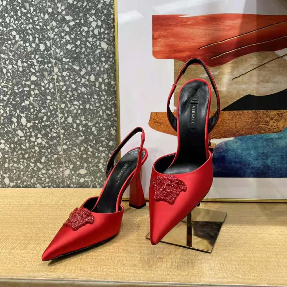 Versace La Medusa Satin Sling-Back Pumps in 105 mm Heel for Women in Red Versace La Medusa Satin Sling-Back Pumps in 105 mm Heel for Women in Red