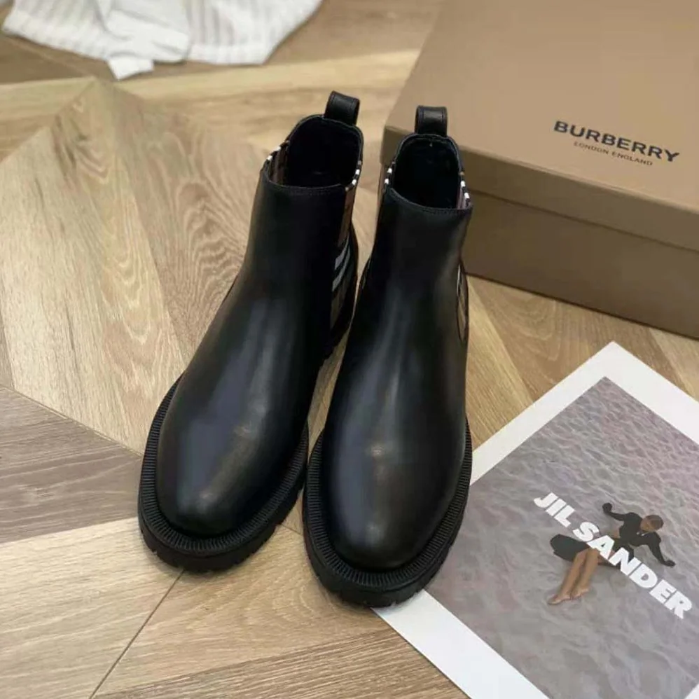 Burberry Vintage Check Detail Leather Chelsea Boots for Women in Black Burberry Vintage Check Detail Leather Chelsea Boots for Women in Black