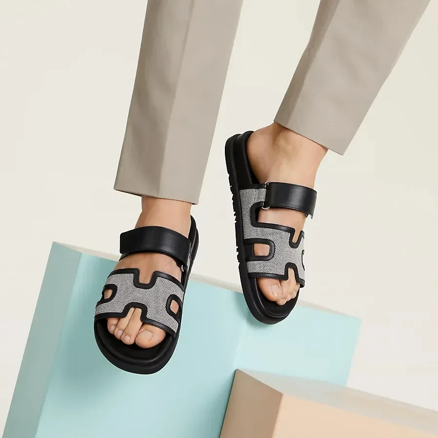 Hermes Chypre Sandals Prunoir in Noir