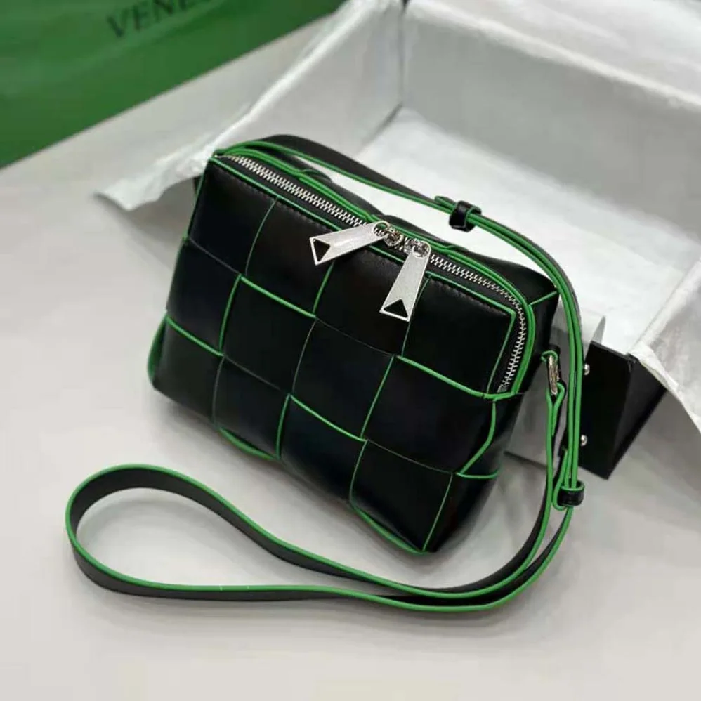 Bottega Veneta Cassette Camera Bag in Calfskin Leather for Men Bottega Veneta Cassette Camera Bag in Calfskin Leather for Men