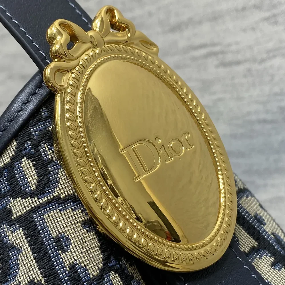 Dior Medium Dior Médaillon Bucket Bag Blue Dior Oblique Jacquard for Women Dior Medium Dior Médaillon Bucket Bag Blue Dior Oblique Jacquard for Women