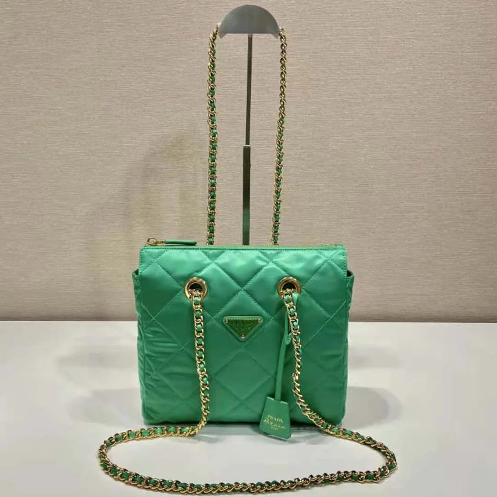 Prada Re-Edition 1995 Chaîne Re-Nylon Tote Bag for Women in Green Prada Re-Edition 1995 Chaîne Re-Nylon Tote Bag for Women in Green
