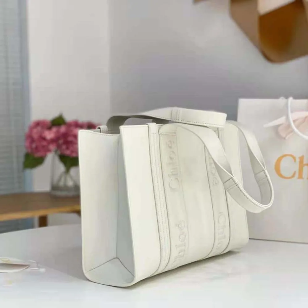 Chloe Medium Woody Tote Bag with Embroidered Chloé Logo for Women in White