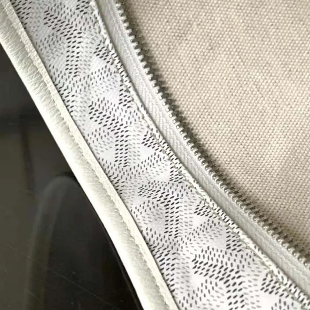 Goyard Bohème Hobo Bag for Unisex in White Goyard Bohème Hobo Bag for Unisex in White