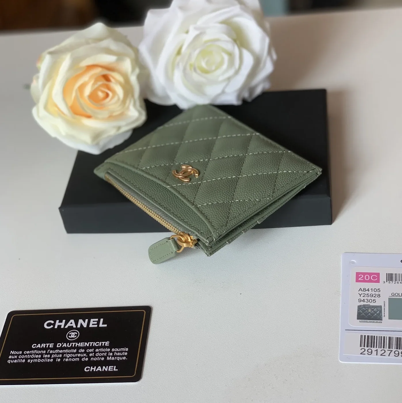 Chanel Flat Card Holder Olive Bag / Chanel Flat Card Holder Olive Bag /