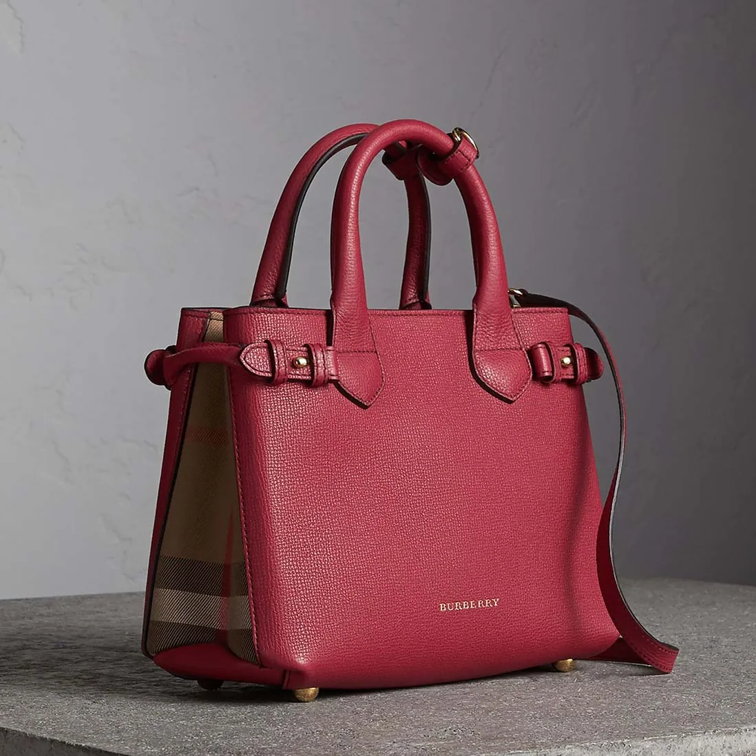 Burberry Small Banner Bag in Leather and House Check in Red