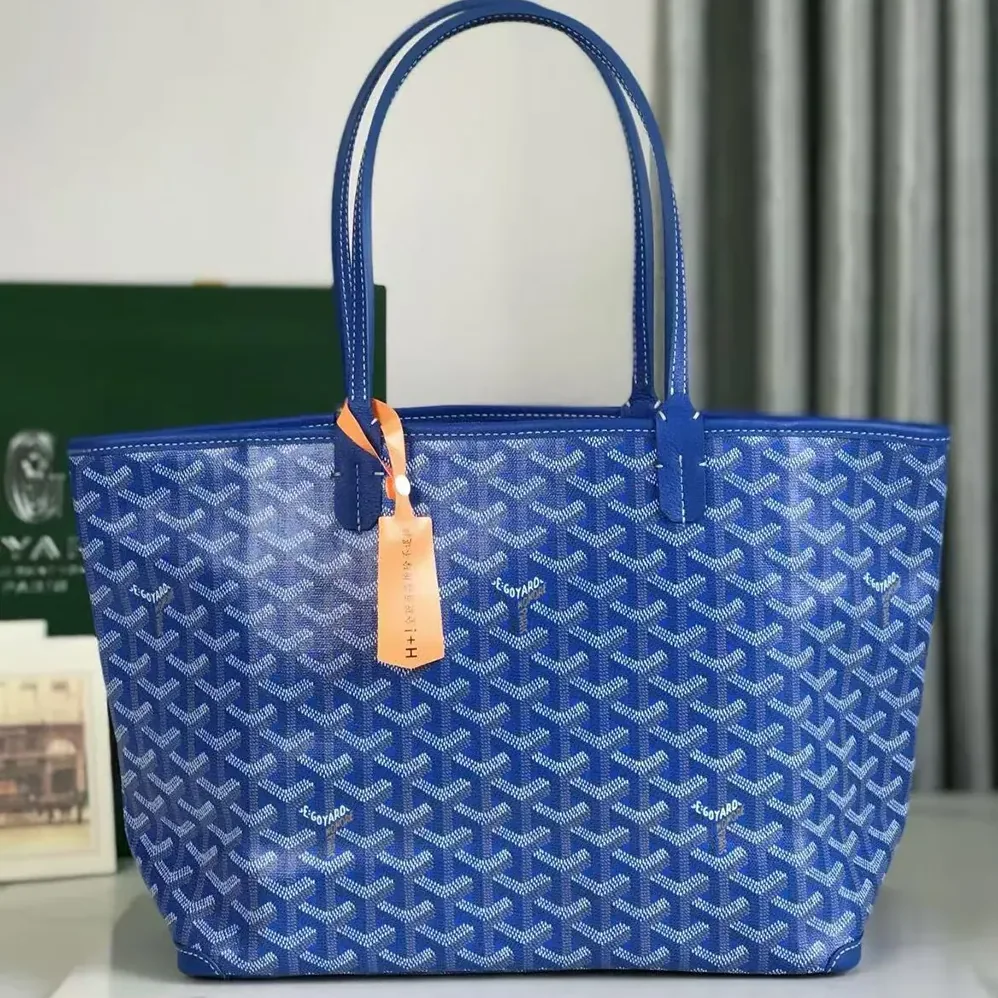Goyard Sac Artois MM in Goyardine Canvas & Chevroches Calfskin for Women in Blue Goyard Sac Artois MM in Goyardine Canvas & Chevroches Calfskin for Women in Blue