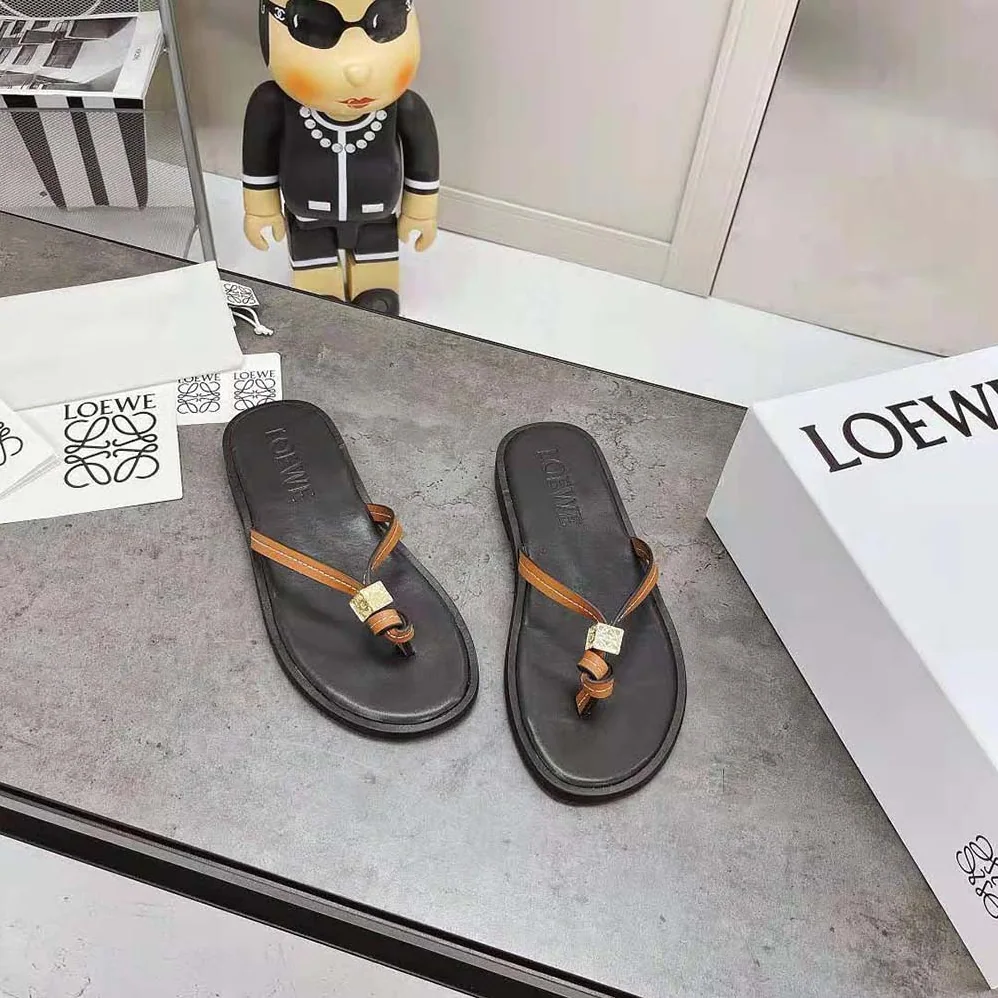 Loewe Dice Flip Flop in Calfskin for Women in Black Loewe Dice Flip Flop in Calfskin for Women in Black