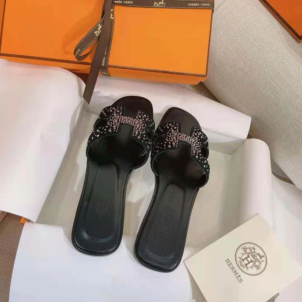 Hermes Oasis Sandal in Suede Goatskin for Women in Black Hermes Oasis Sandal in Suede Goatskin for Women in Black