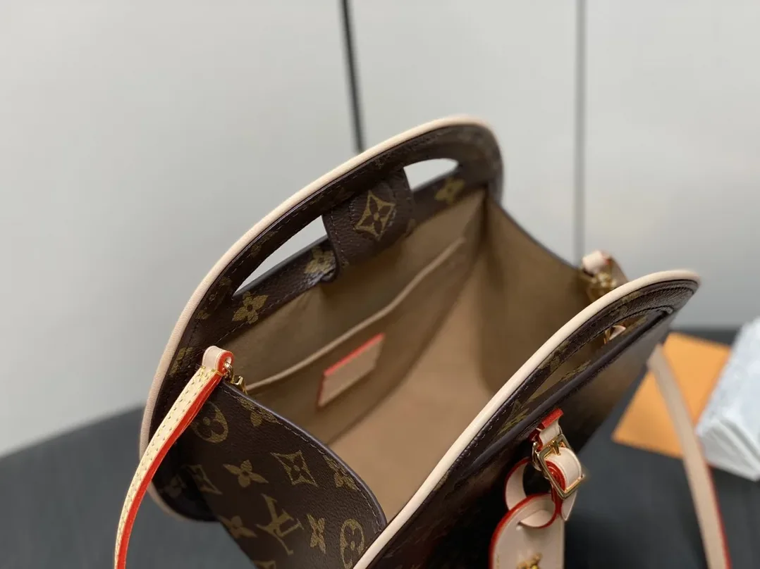 Louis Vuitton Around Me PM Brown / Louis Vuitton Around Me PM Brown /
