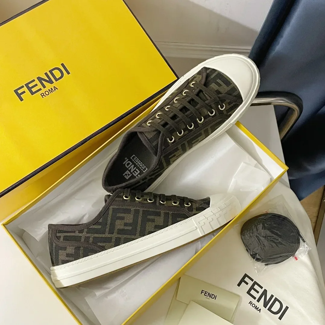 Fendi Domino White FF Fabric Low-Tops 8E8325AJZXF1GQF Fendi Domino White FF Fabric Low-Tops 8E8325AJZXF1GQF