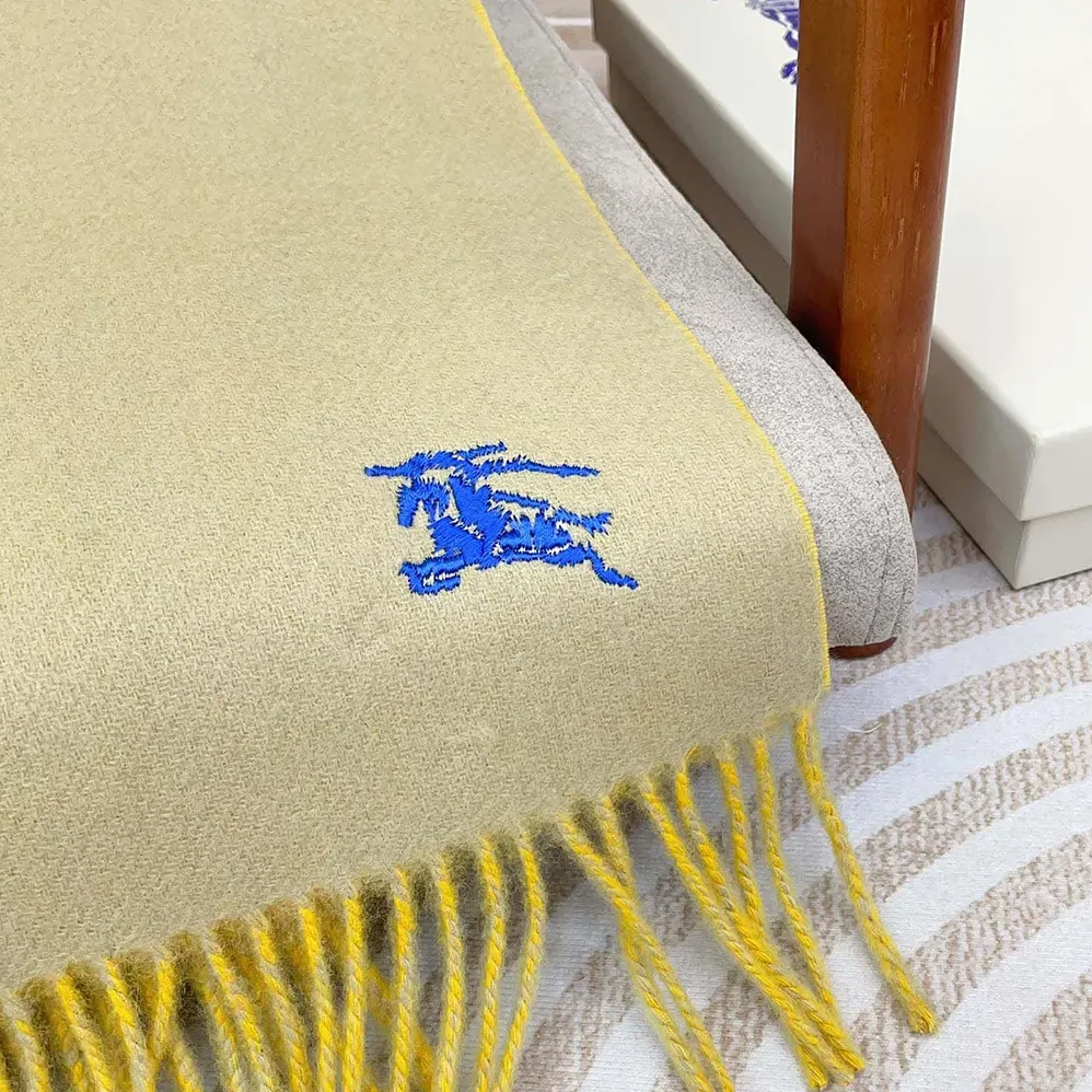 Burberry Reversible Cashmere Scarf for Unisex in Yellow Burberry Reversible Cashmere Scarf for Unisex in Yellow