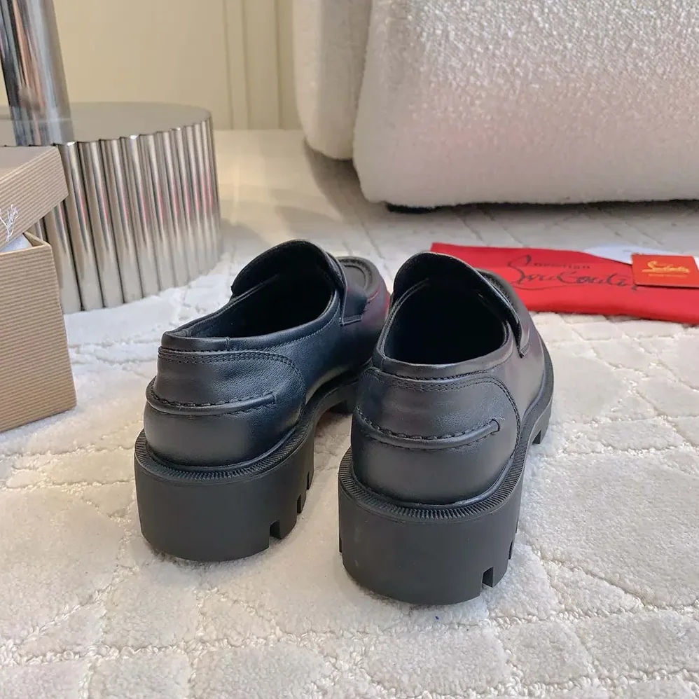 Christian Louboutin CL Moc Lug Loafers Calf leather for Women in Black Christian Louboutin CL Moc Lug Loafers Calf leather for Women in Black