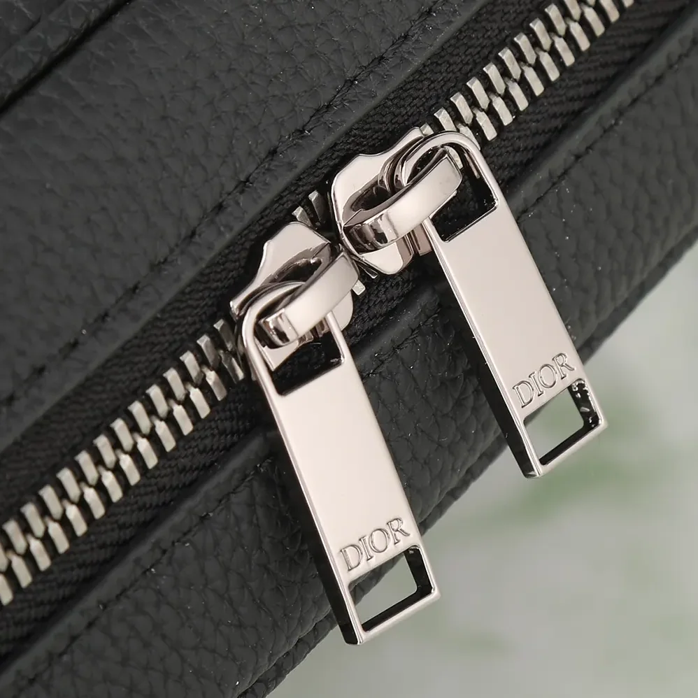 Dior Rider 2.0 Zipped Messenger Bag Black Dior Gravity Leather and Black Grained Calfskin for Men Dior Rider 2.0 Zipped Messenger Bag Black Dior Gravity Leather and Black Grained Calfskin for Men