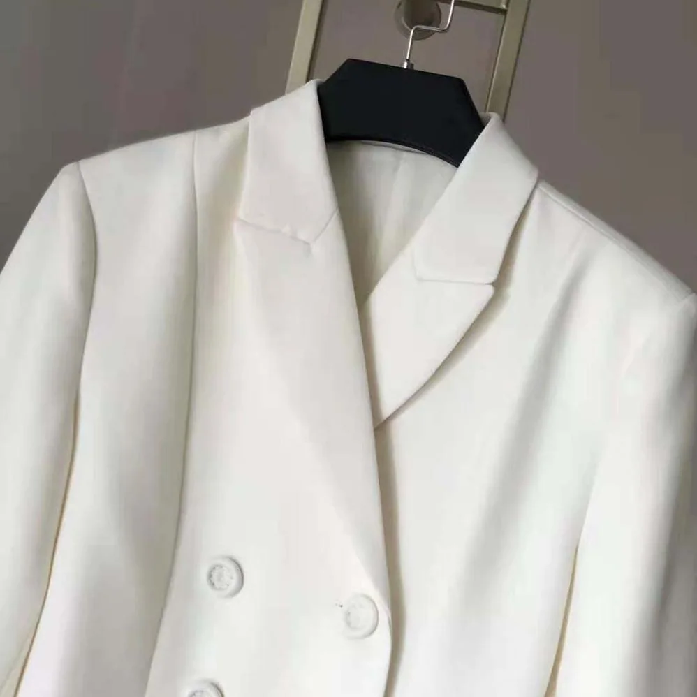 Dior 30 Montaigne Bar Jacket White Double for Women in Breasted Wool and Silk Dior 30 Montaigne Bar Jacket White Double for Women in Breasted Wool and Silk