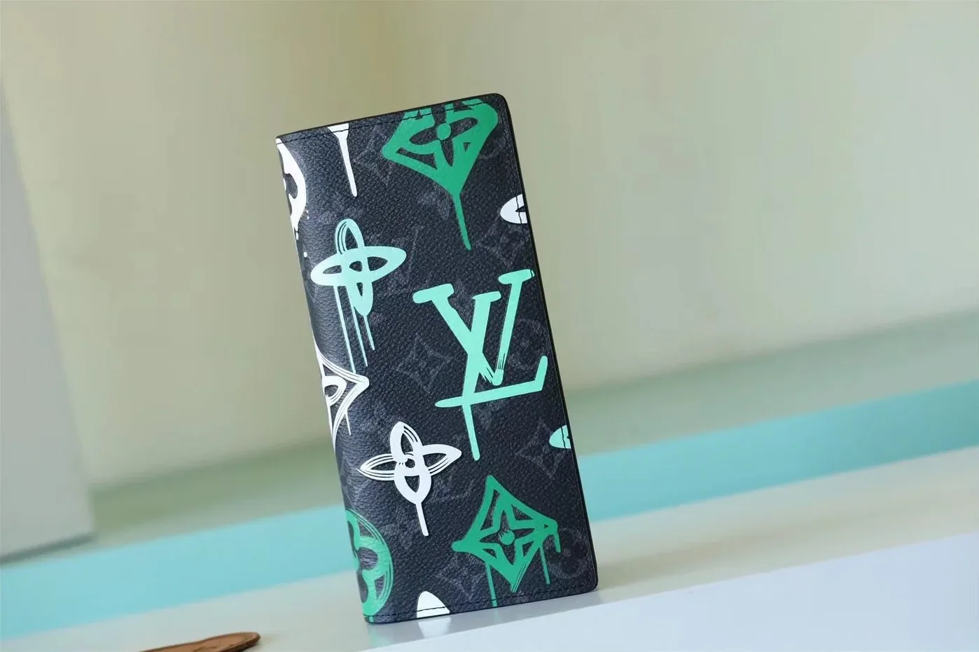 Louis Vuitton Brazza Wallet Black Monogram Flowers Black /