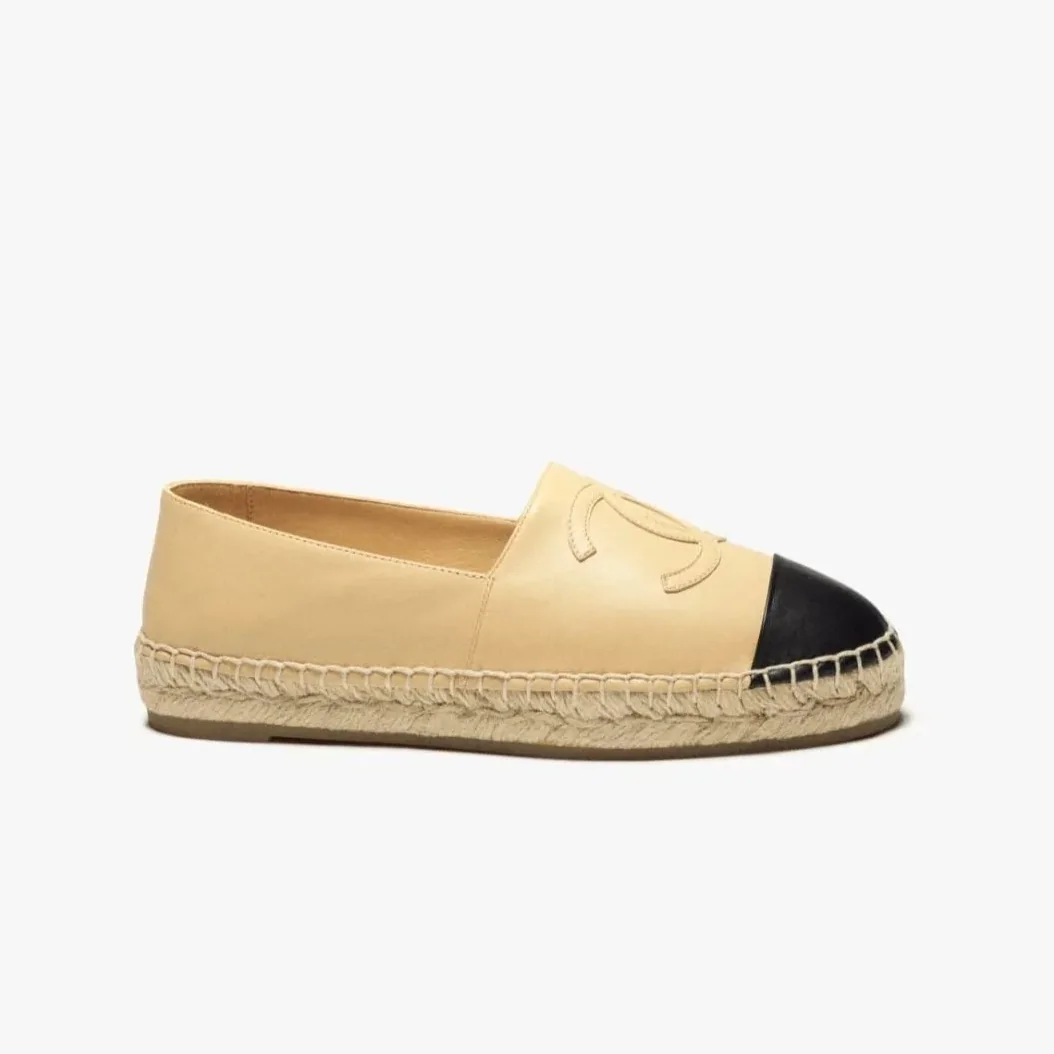 Chanel Espadrilles Beige in Black
