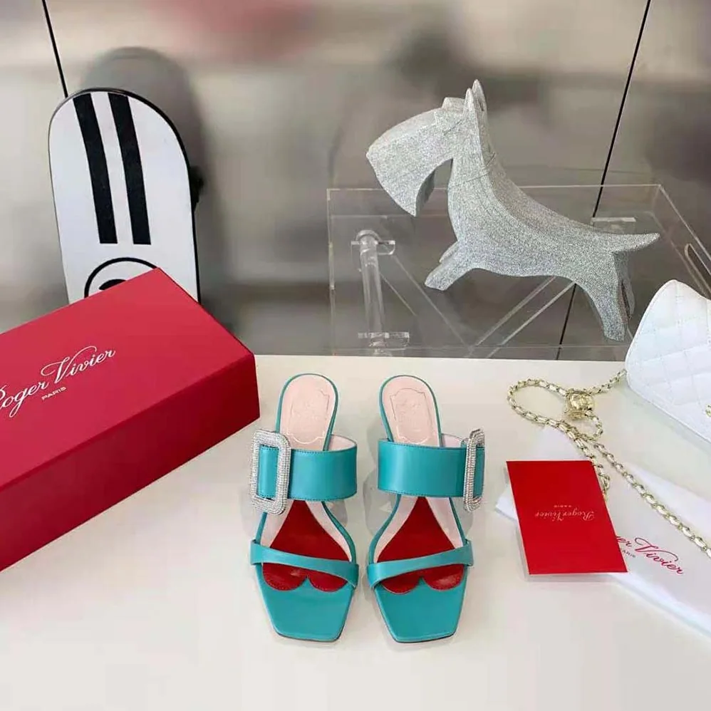 Roger Vivier Viv Choc Side Strass Buckle Mules in Leather for Women in Lime Roger Vivier Viv Choc Side Strass Buckle Mules in Leather for Women in Lime