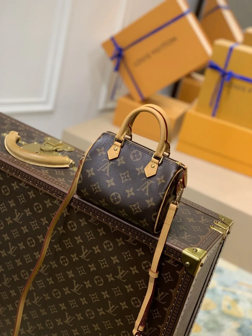 Louis Vuitton Nano Speedy Top Handle Bag / Brown Monogram Canvas Gold Hardware Louis Vuitton Nano Speedy Top Handle Bag / Brown Monogram Canvas Gold Hardware