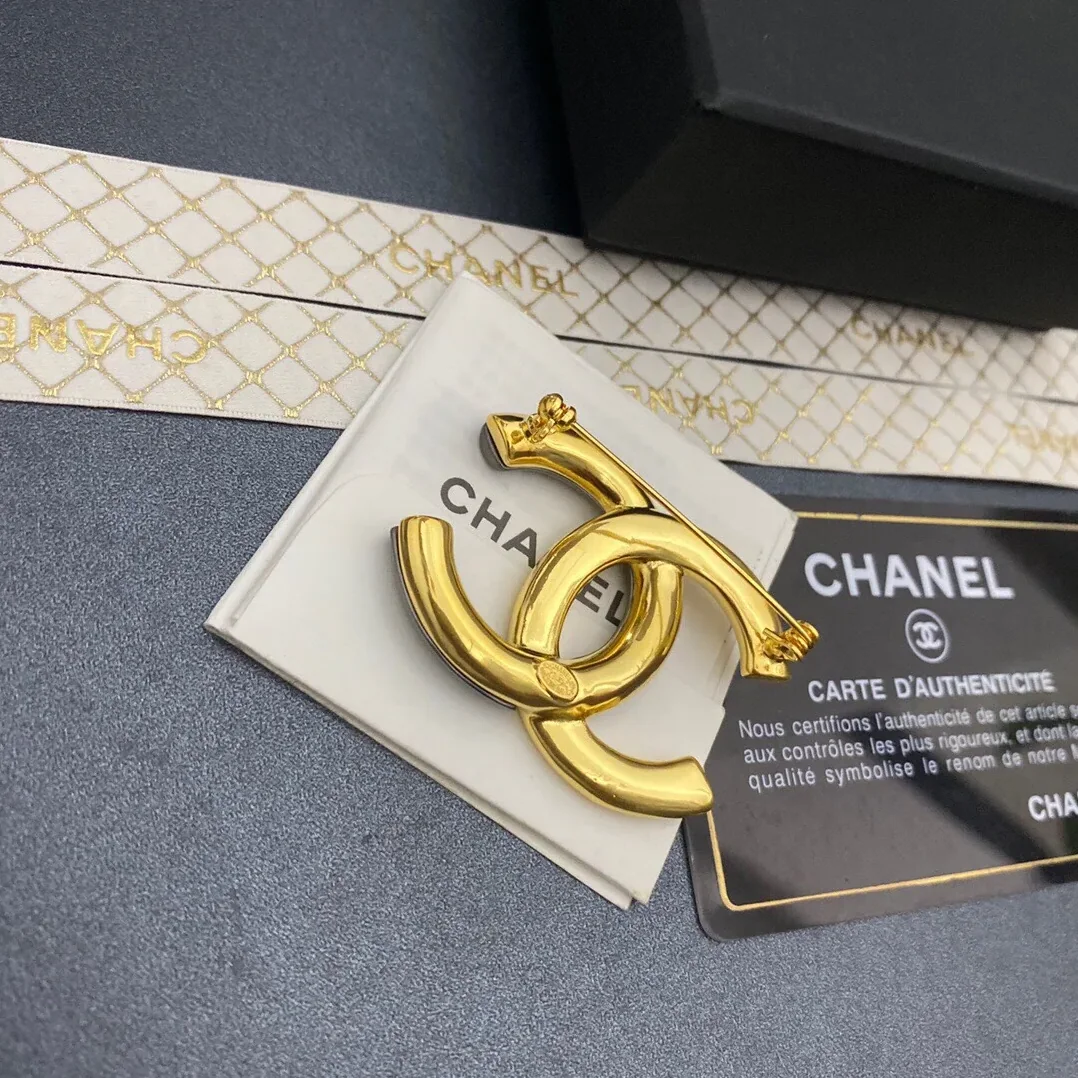Chanel Brooch Gold in toned Chanel Brooch Gold in toned
