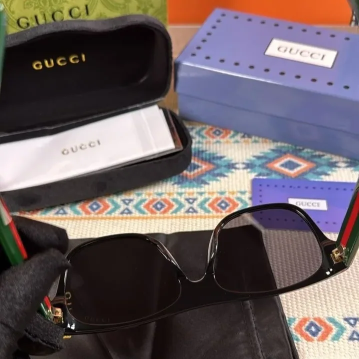 Gucci Square Frame Sunglasses Brown