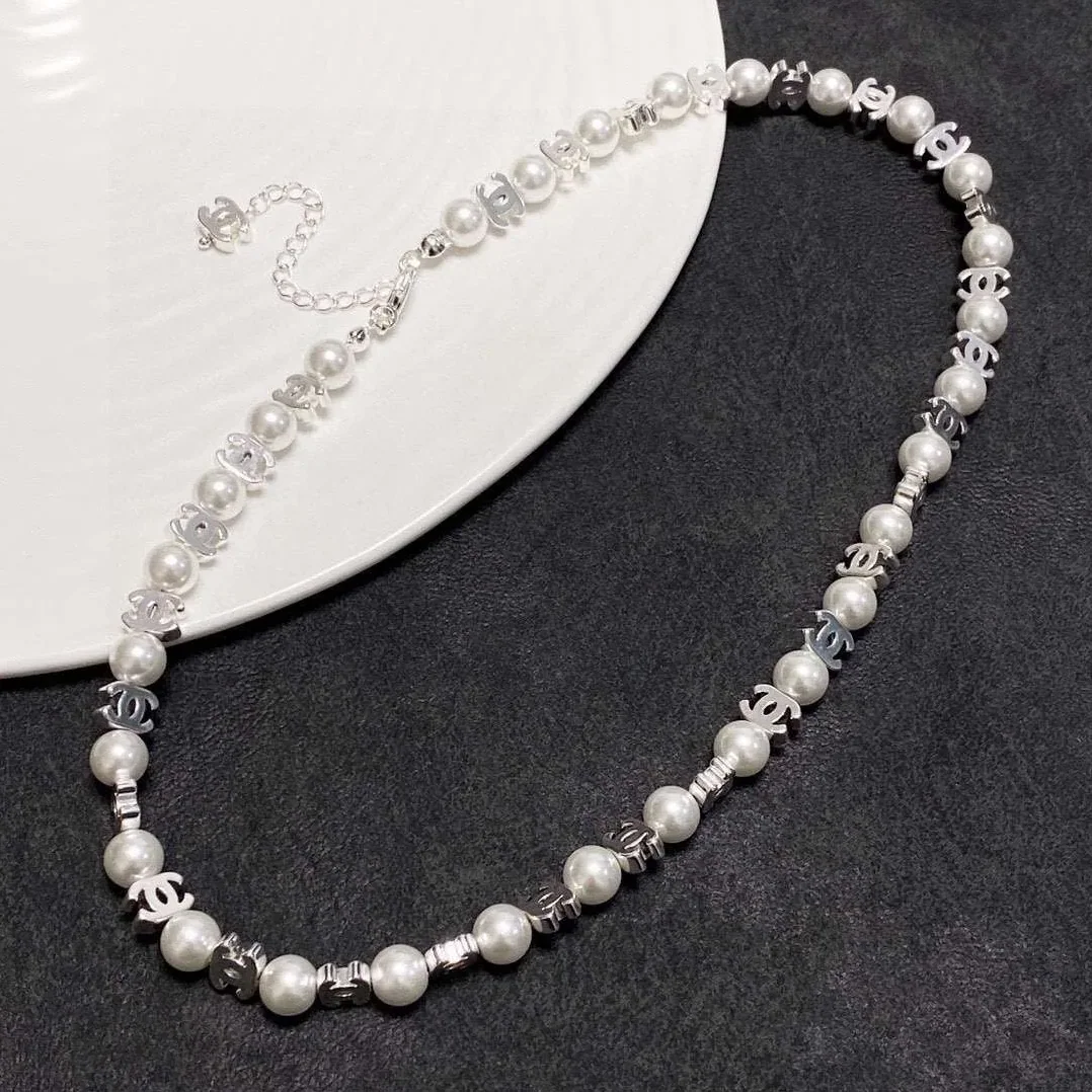 Chanel CC Pearl Necklace White Chanel CC Pearl Necklace White