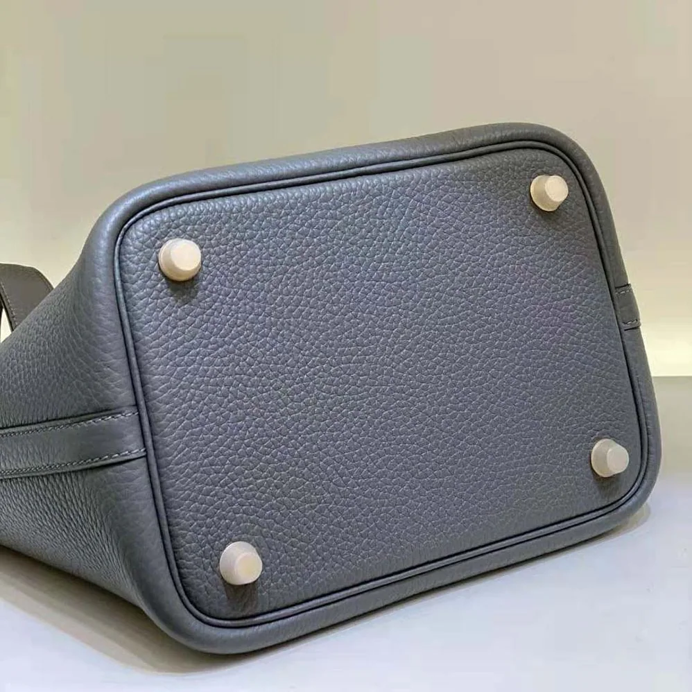 Hermes Picotin Lock 18cm in Clémence leather for Women in Gray Hermes Picotin Lock 18cm in Clémence leather for Women in Gray