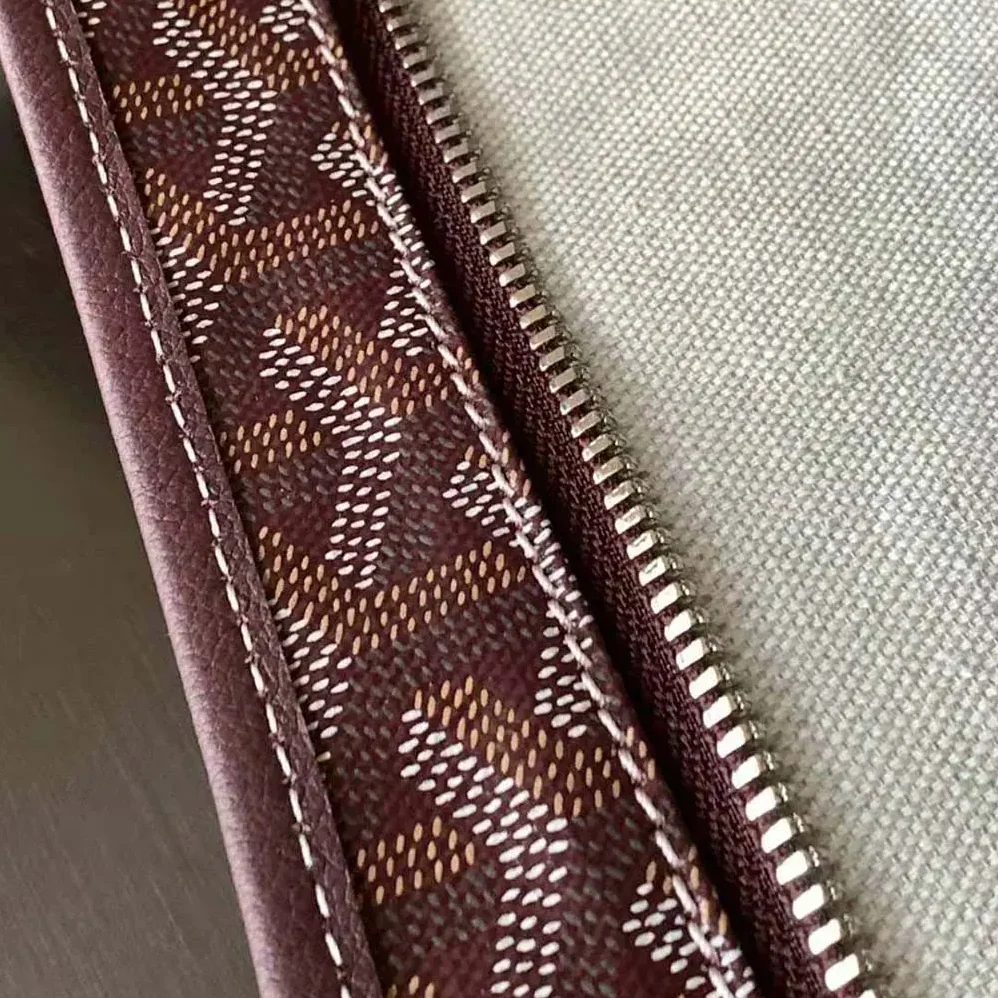 Goyard Bohème Hobo Bag for Unisex in Maroon Goyard Bohème Hobo Bag for Unisex in Maroon