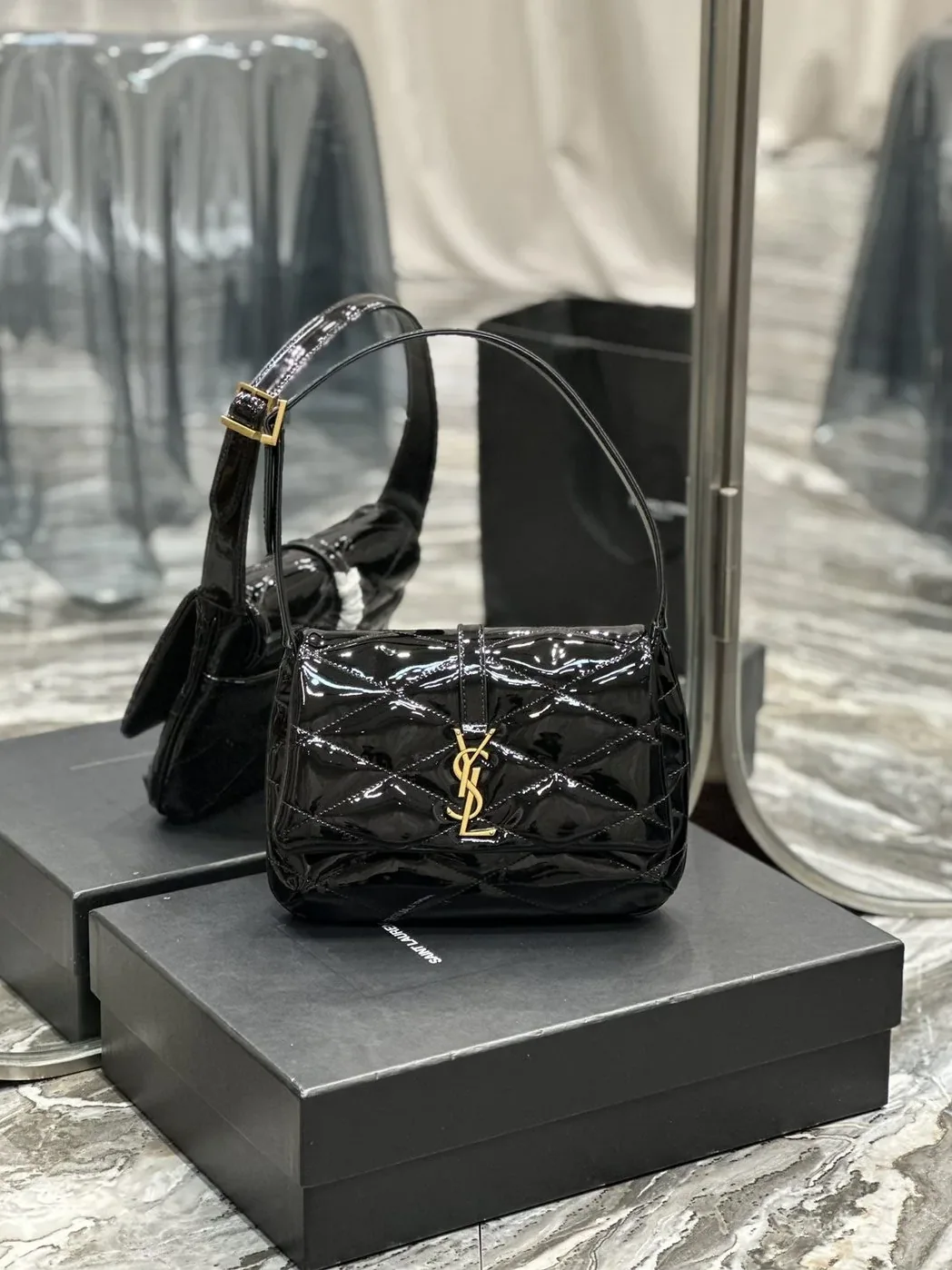 Saint Laurent Le 5a7 Shoulder Bag Black / Saint Laurent Le 5a7 Shoulder Bag Black /
