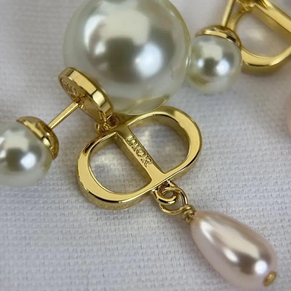 Dior Petit CD Earrings Gold-Finish Metal and Iridescent Pink Resin Pearls for Women Dior Petit CD Earrings Gold-Finish Metal and Iridescent Pink Resin Pearls for Women