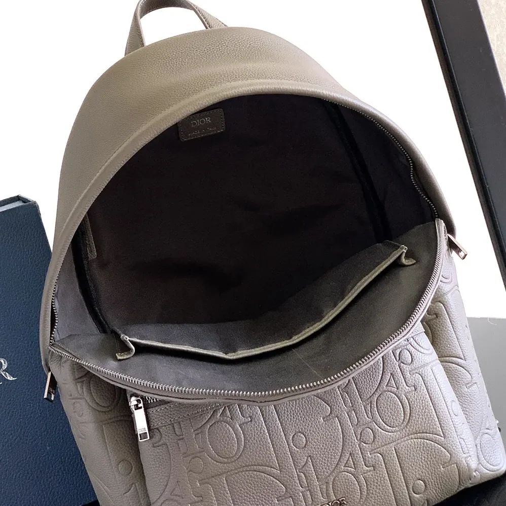 Dior Rider 2.0 Zipped Backpack Gray Dior Gravity Leather and Gray Grained Calfskin for Men Dior Rider 2.0 Zipped Backpack Gray Dior Gravity Leather and Gray Grained Calfskin for Men