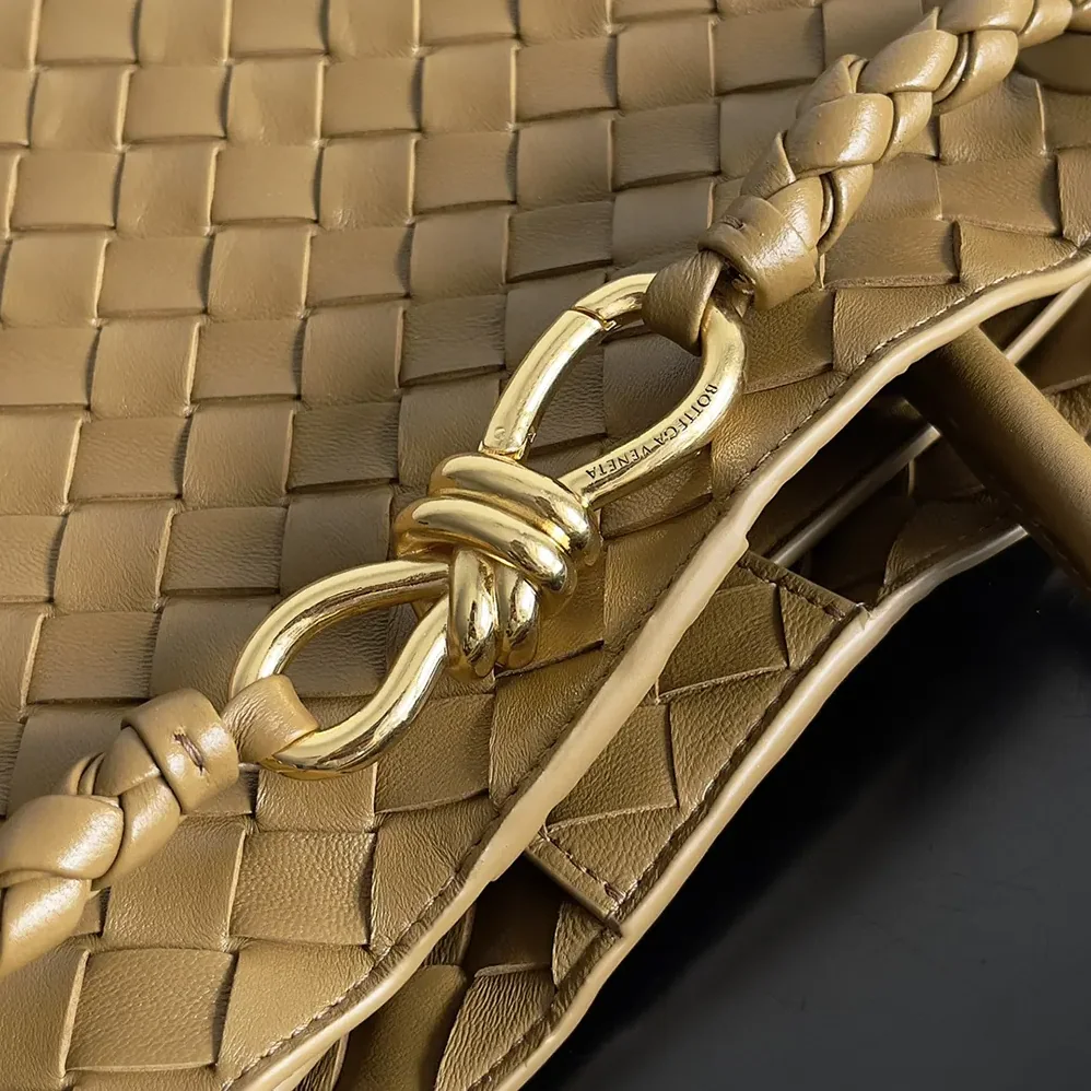 Bottega Veneta Medium Andiamo in Supple Intrecciato Leather for Women in Light Yellow Bottega Veneta Medium Andiamo in Supple Intrecciato Leather for Women in Light Yellow